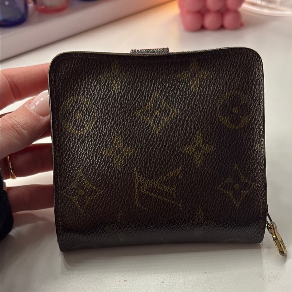 Louis Vuitton Monogram Wallet - Picture 9 of 9
